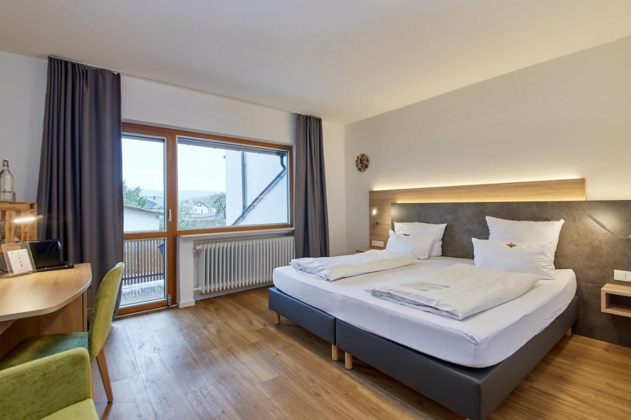 Moselhotel Weinhaus Simon 'Sauna'Restaurant'Eladesaeule Wintrich Zewnętrze zdjęcie